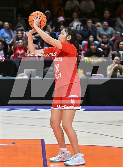 Thumbnail 2 in Monument Valley vs. Window Rock (AIA 3A Quarterfinal) photogallery.