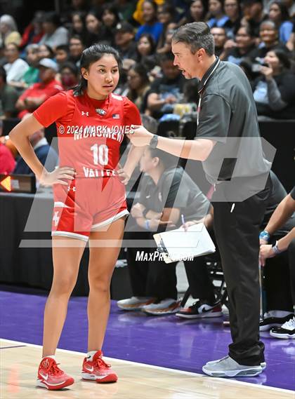 Thumbnail 2 in Monument Valley vs. Window Rock (AIA 3A Quarterfinal) photogallery.