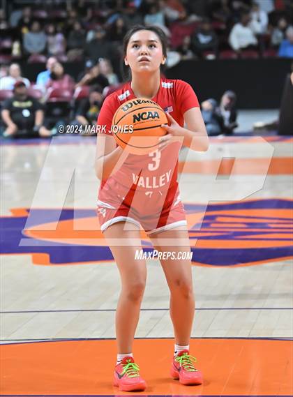 Thumbnail 3 in Monument Valley vs. Window Rock (AIA 3A Quarterfinal) photogallery.