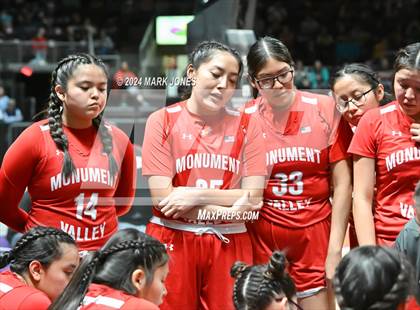 Thumbnail 3 in Monument Valley vs. Window Rock (AIA 3A Quarterfinal) photogallery.