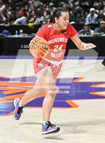 Thumbnail 3 in Monument Valley vs. Window Rock (AIA 3A Quarterfinal) photogallery.