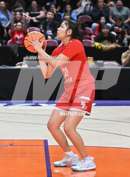 Thumbnail 1 in Monument Valley vs. Window Rock (AIA 3A Quarterfinal) photogallery.