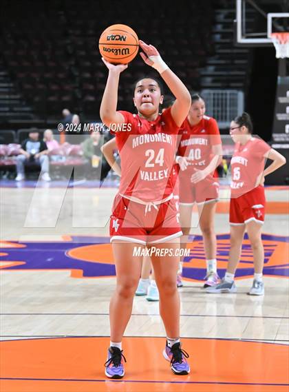 Thumbnail 3 in Monument Valley vs. Window Rock (AIA 3A Quarterfinal) photogallery.
