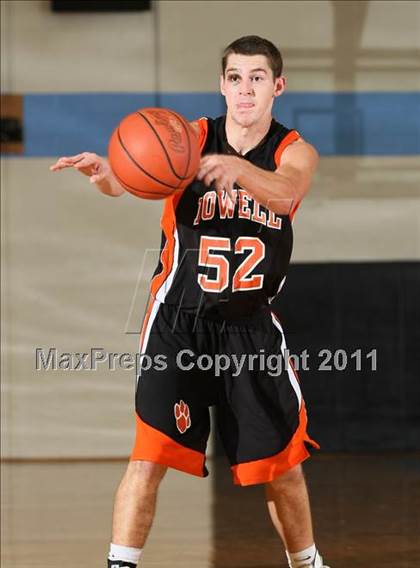 Thumbnail 3 in Powell vs Halls (Kroger Thanksgiving Classic) photogallery.