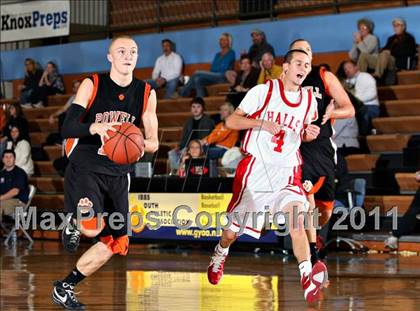 Thumbnail 2 in Powell vs Halls (Kroger Thanksgiving Classic) photogallery.