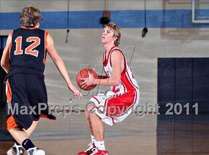 Thumbnail 2 in Powell vs Halls (Kroger Thanksgiving Classic) photogallery.