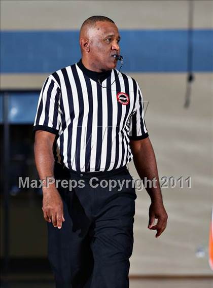 Thumbnail 2 in Powell vs Halls (Kroger Thanksgiving Classic) photogallery.