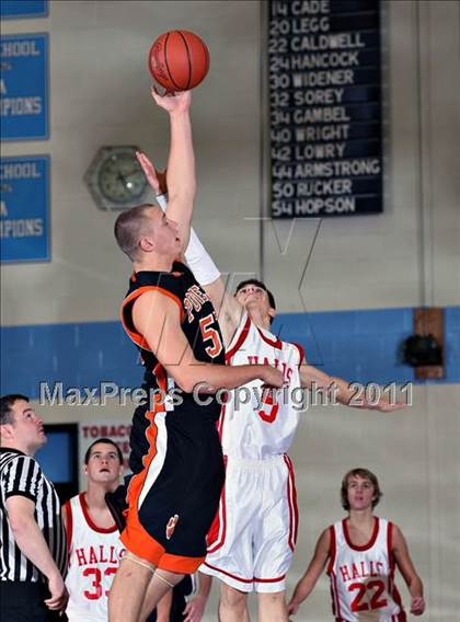Thumbnail 1 in Powell vs Halls (Kroger Thanksgiving Classic) photogallery.
