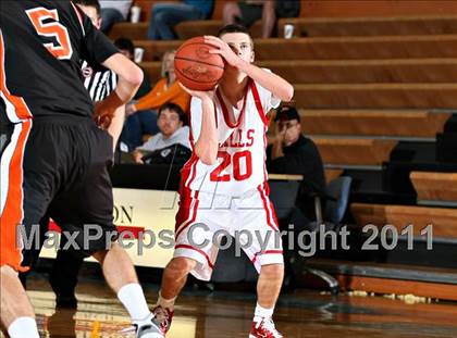 Thumbnail 1 in Powell vs Halls (Kroger Thanksgiving Classic) photogallery.