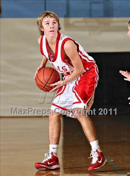 Thumbnail 1 in Powell vs Halls (Kroger Thanksgiving Classic) photogallery.