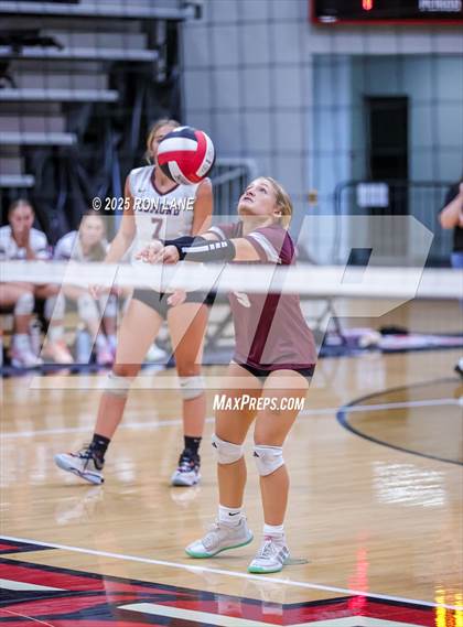 Thumbnail 3 in Edmond Memorial @ Mustang photogallery.