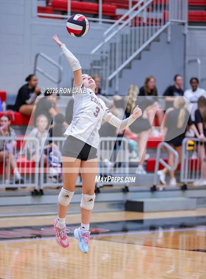 Thumbnail 1 in Edmond Memorial @ Mustang photogallery.