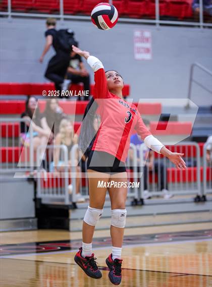 Thumbnail 1 in Edmond Memorial @ Mustang photogallery.