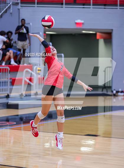 Thumbnail 2 in Edmond Memorial @ Mustang photogallery.