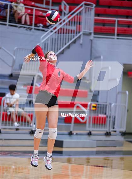 Thumbnail 1 in Edmond Memorial @ Mustang photogallery.