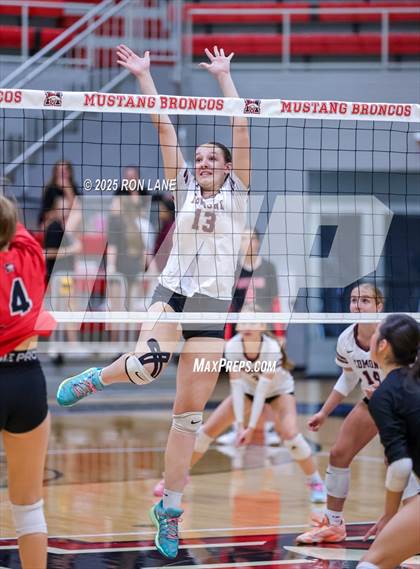 Thumbnail 3 in Edmond Memorial @ Mustang photogallery.