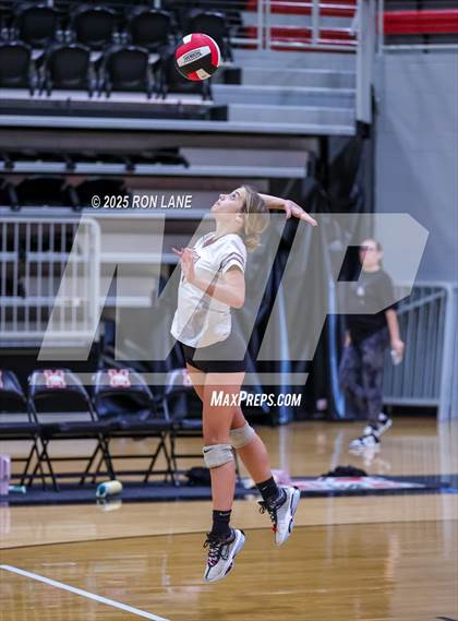 Thumbnail 1 in Edmond Memorial @ Mustang photogallery.