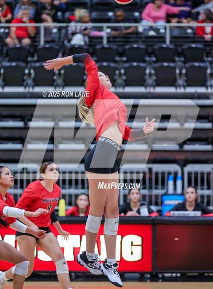 Thumbnail 2 in Edmond Memorial @ Mustang photogallery.