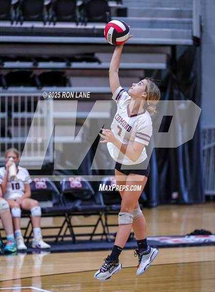 Thumbnail 3 in Edmond Memorial @ Mustang photogallery.