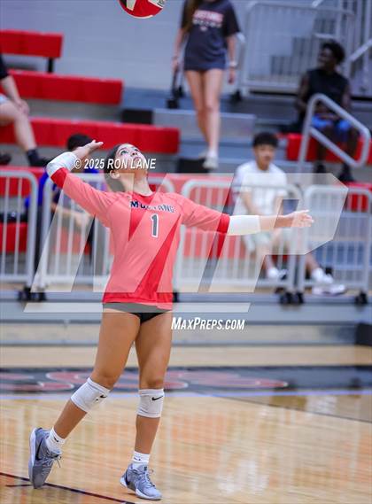 Thumbnail 3 in Edmond Memorial @ Mustang photogallery.