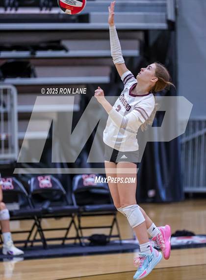 Thumbnail 1 in Edmond Memorial @ Mustang photogallery.