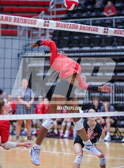 Thumbnail 1 in Edmond Memorial @ Mustang photogallery.