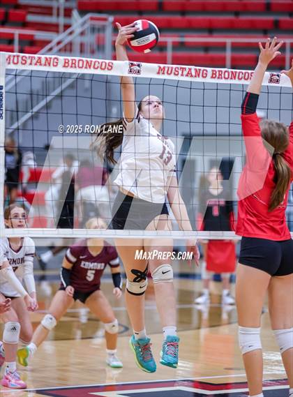 Thumbnail 3 in Edmond Memorial @ Mustang photogallery.
