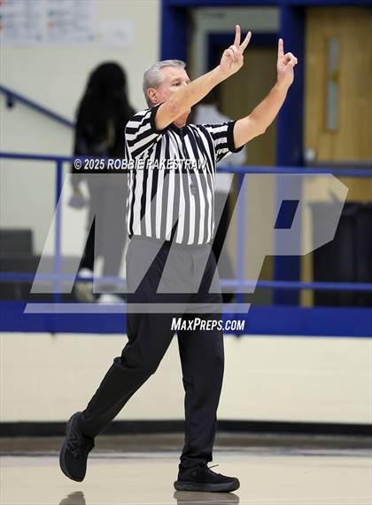 Thumbnail 1 in Kerens vs. Axtell (UIL 2A D1 Bi-District Playoff) photogallery.