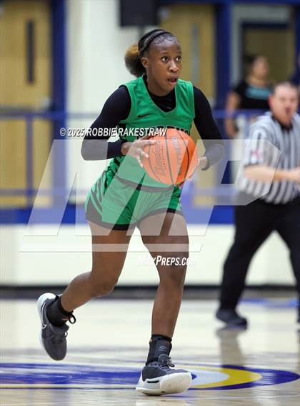 Thumbnail 1 in Kerens vs. Axtell (UIL 2A D1 Bi-District Playoff) photogallery.