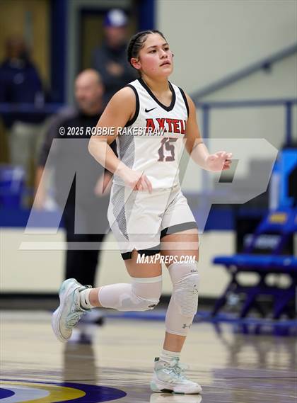 Thumbnail 1 in Kerens vs. Axtell (UIL 2A D1 Bi-District Playoff) photogallery.