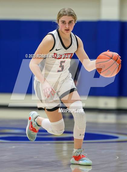 Thumbnail 1 in Kerens vs. Axtell (UIL 2A D1 Bi-District Playoff) photogallery.