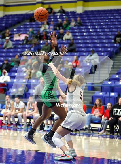Thumbnail 3 in Kerens vs. Axtell (UIL 2A D1 Bi-District Playoff) photogallery.