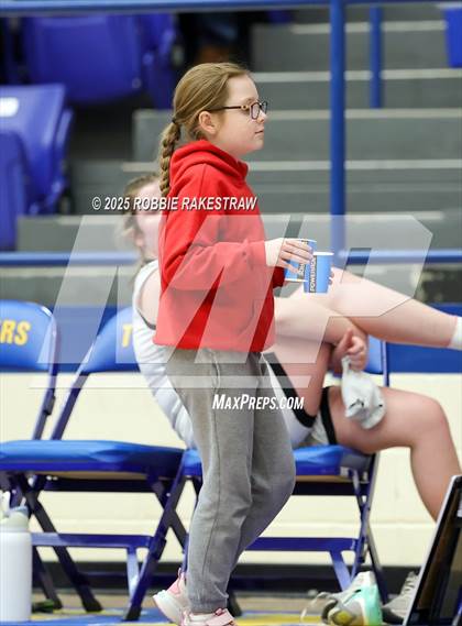 Thumbnail 2 in Kerens vs. Axtell (UIL 2A D1 Bi-District Playoff) photogallery.