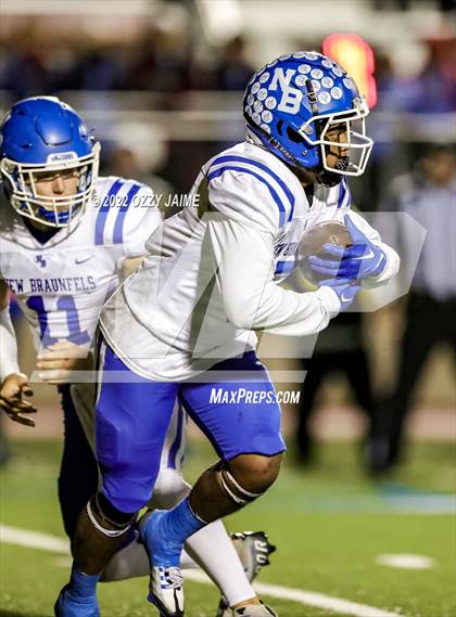 Thumbnail 2 in New Braunfels @ Reagan (UIL 6A Regional Playoffs) photogallery.