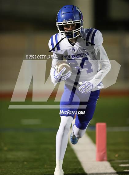 Thumbnail 2 in New Braunfels @ Reagan (UIL 6A Regional Playoffs) photogallery.