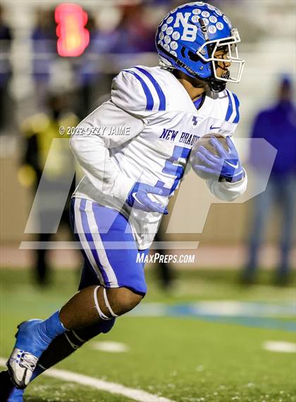 Thumbnail 2 in New Braunfels @ Reagan (UIL 6A Regional Playoffs) photogallery.
