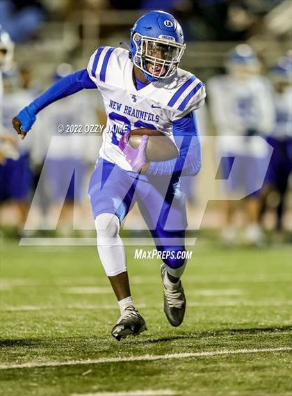 Thumbnail 2 in New Braunfels @ Reagan (UIL 6A Regional Playoffs) photogallery.