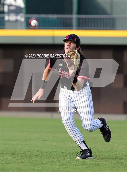 Thumbnail 3 in Shiner vs. New Home (UIL 2A Baseball State Semifinal) photogallery.