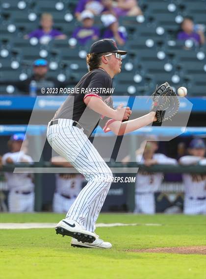 Thumbnail 3 in Shiner vs. New Home (UIL 2A Baseball State Semifinal) photogallery.