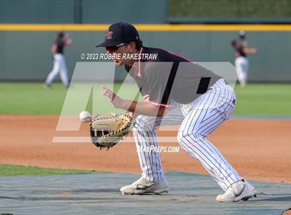 Thumbnail 2 in Shiner vs. New Home (UIL 2A Baseball State Semifinal) photogallery.