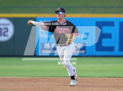 Thumbnail 3 in Shiner vs. New Home (UIL 2A Baseball State Semifinal) photogallery.