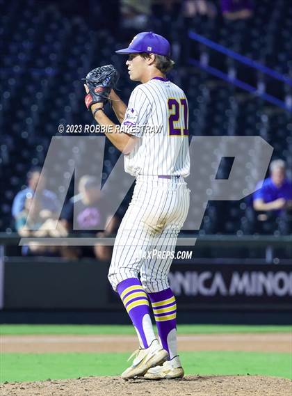 Thumbnail 1 in Shiner vs. New Home (UIL 2A Baseball State Semifinal) photogallery.