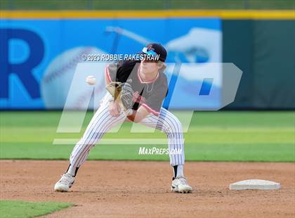 Thumbnail 2 in Shiner vs. New Home (UIL 2A Baseball State Semifinal) photogallery.