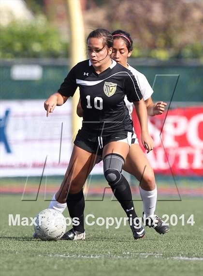 Thumbnail 2 in Citrus Valley vs. Pacifica (CIF SS D6 Final) photogallery.