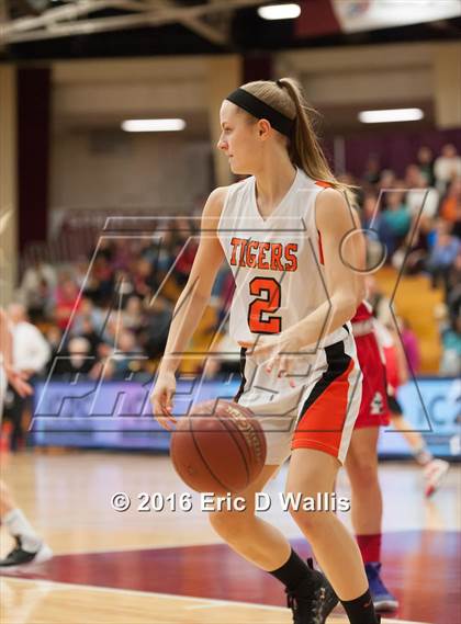 Thumbnail 3 in Hoosac Valley vs. South Hadley (Spalding Hoophall Classic) photogallery.