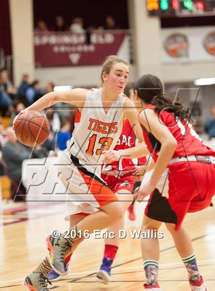 Thumbnail 3 in Hoosac Valley vs. South Hadley (Spalding Hoophall Classic) photogallery.