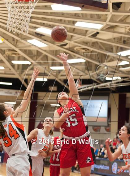 Thumbnail 1 in Hoosac Valley vs. South Hadley (Spalding Hoophall Classic) photogallery.