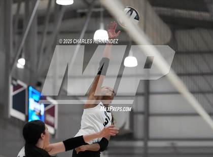 Thumbnail 3 in Klein Oak vs Shadow Creek (Legends Invitational) photogallery.