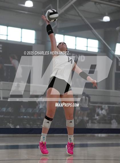 Thumbnail 3 in Klein Oak vs Shadow Creek (Legends Invitational) photogallery.