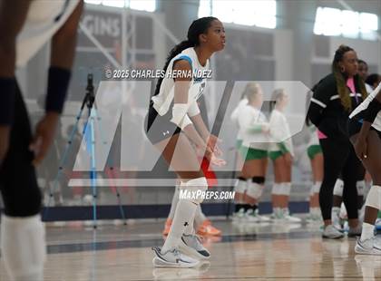Thumbnail 3 in Klein Oak vs Shadow Creek (Legends Invitational) photogallery.